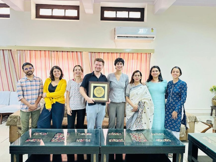 फ्रांसीसी यात्रा लेखक और पत्रकार एंटोनी कैल्विनो के साथ साहित्यिक सत्र