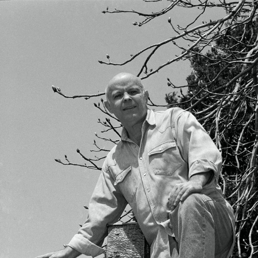 Paul Waldman, Creator and Curator of Art Museum for Birds, Dies at 89