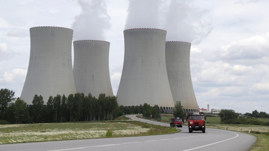 Czech power company ČEZ signs deal with Rolls-Royce SMR to prepare for first small nuclear reactor