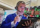 US stocks rise to records after a solid jobs report overshadows higher oil prices