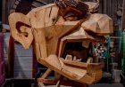 He’s Trolling Your Trash, and Turning It Into Art