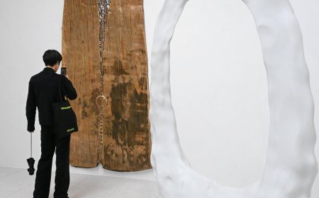 At the Venice Biennale, an American Artist Plops His Sculptures on a World Stage