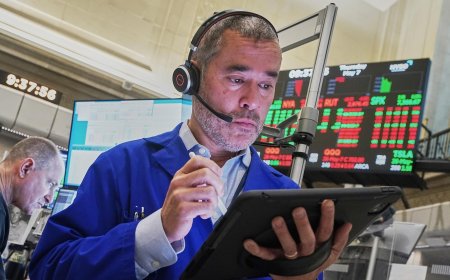 US stocks rise to records after a solid jobs report overshadows higher oil prices
