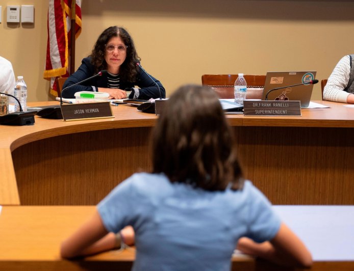 Some parents don't want their kids to use tech at school. But districts are pushing back