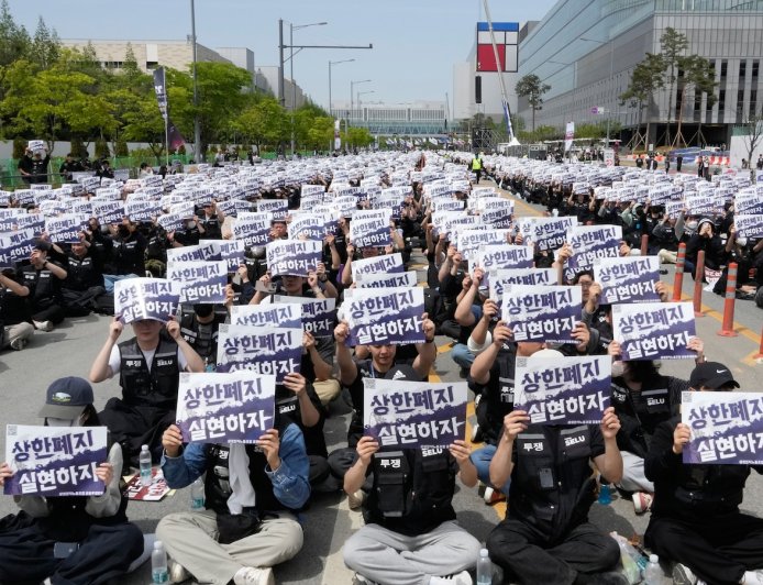 Samsung faces strike after pay talks with union fall apart