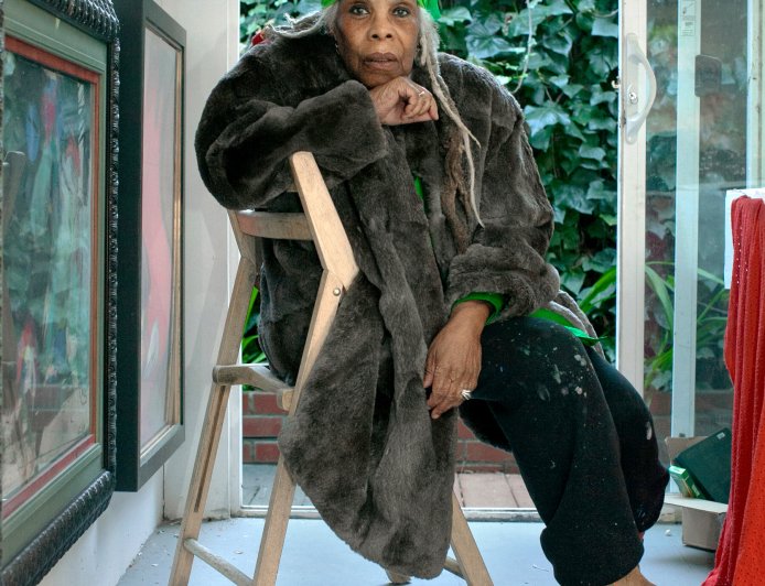Mary Lovelace O’Neal, Whose Paintings Were Saturated in Black, Dies at 84