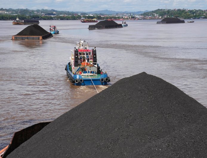 Indonesia tightens control over key commodities in major trade takeover