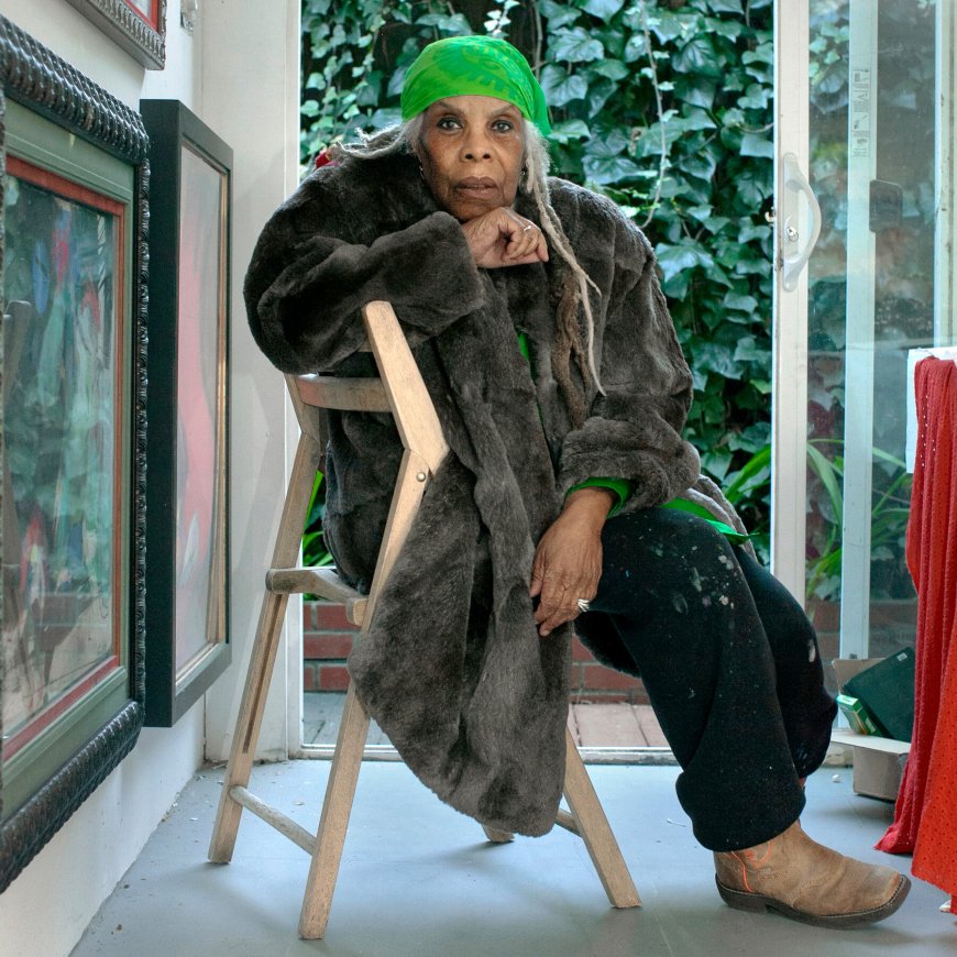 Mary Lovelace O’Neal, Whose Paintings Were Saturated in Black, Dies at 84