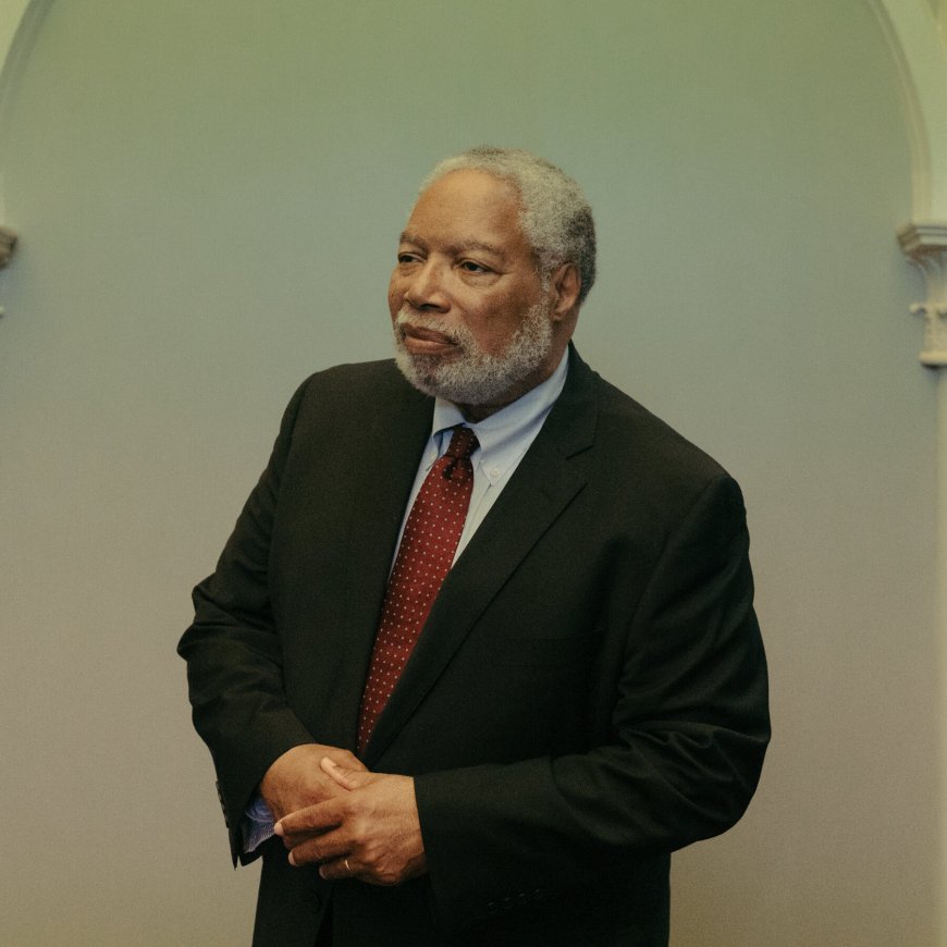 Curating in the Cross Hairs: Is This the Smithsonian Chief’s Last Show?