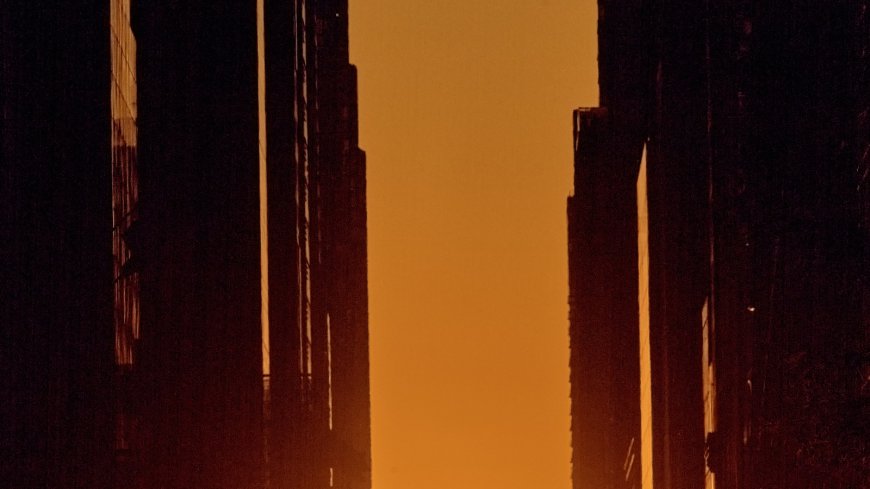 What to know about Manhattanhenge, NYC's sunset spectacle