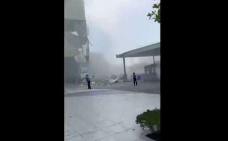 A 7.8 magnitude earthquake in the southern Philippines causes 4 deaths, damage and a tsunami