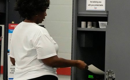Georgia’s QR codes for counting votes will remain for midterms after lawmakers vote to delay a fix