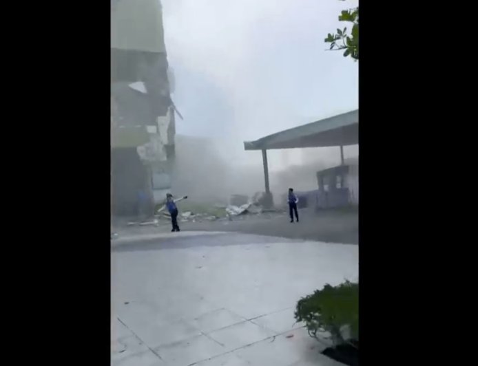 A 7.8 magnitude earthquake in the southern Philippines causes 4 deaths, damage and a tsunami