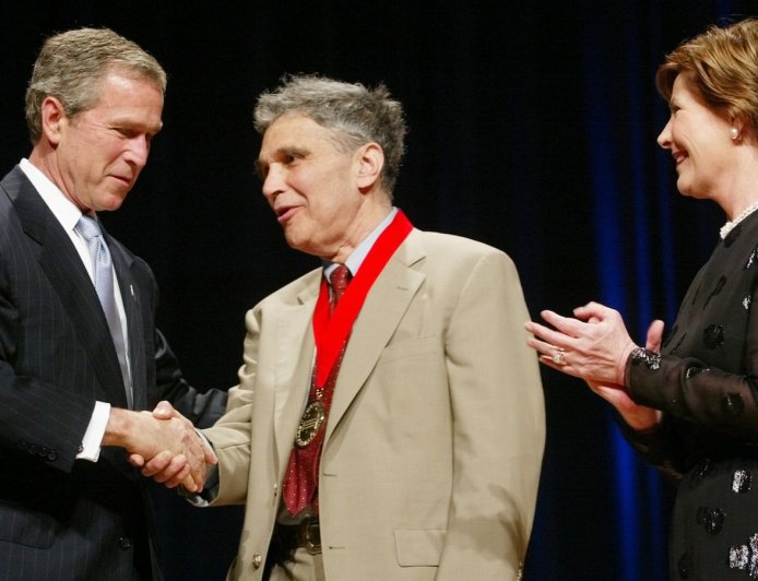 Psychiatrist Robert Coles, Pulitzer Prize-winning author who championed needs of children, dies