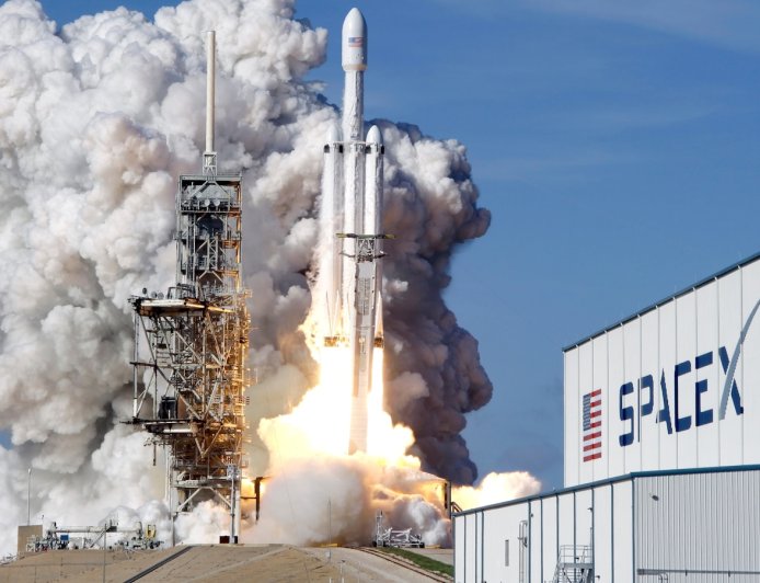SpaceX wants regular investors to help its stock launch. Here's what to know.