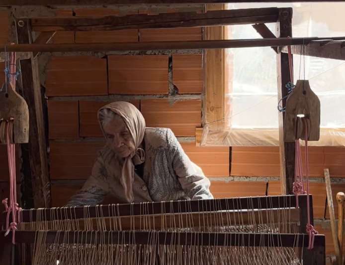 In Venezuela, a 91-Year-Old Weaver Sticks to Traditions