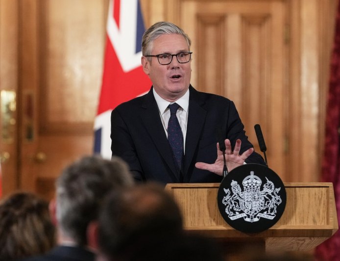 Starmer says Britain will ban under-16s from using a range of social media apps
