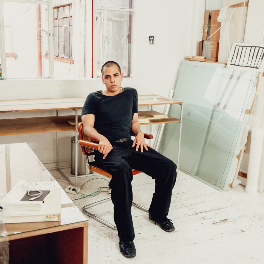 The Mexican Artist Ramòn Saturnino Is Breaking Down Walls