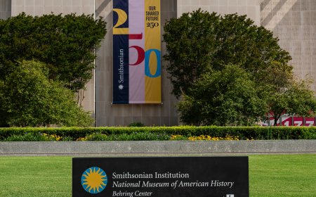 Trump Orders Warnings Placed at ‘Inaccurate’ Smithsonian History Museum