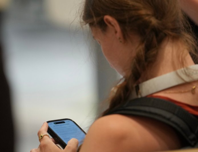 UK unveils plans for social media curfew for older teens - but it's voluntary