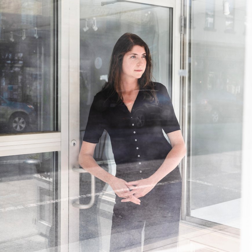 Julia Weist Was Investigated for Making Art. ‘Questioning,’ a New Play, Tells the Story.