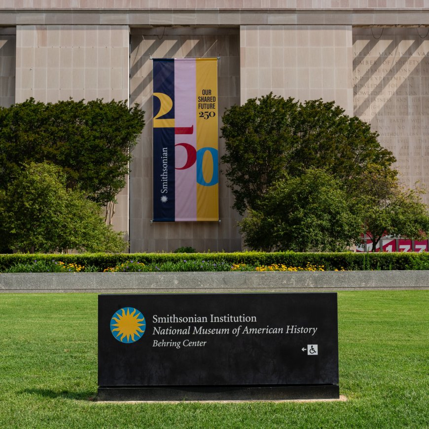 Trump Orders Warnings Placed at ‘Inaccurate’ Smithsonian History Museum