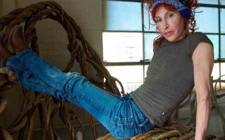 Laura Spector, Who Turned a Loathsome Vine Into Art, Dies at 71