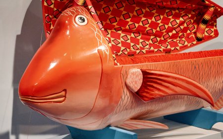 6 Feet Under in Art Coffins That Are Over the Top