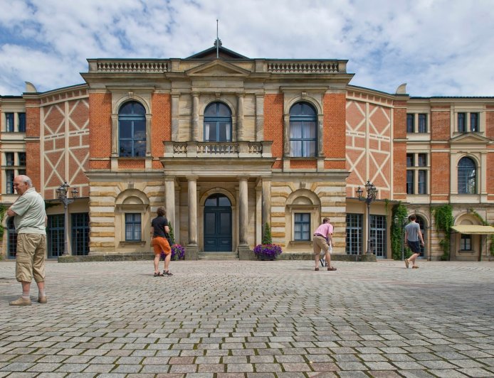 AI-assisted staging draws boos at the Richard Wagner festival in Germany