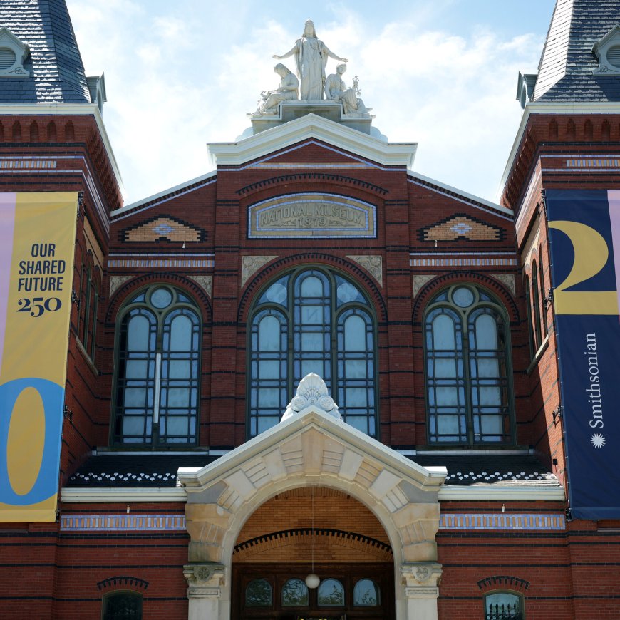 Smithsonian Plan for Latino Museum Would Bypass Congress